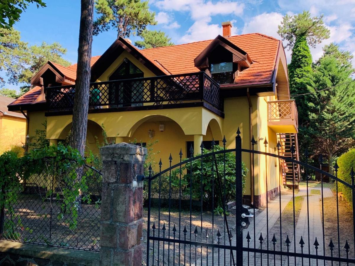Villa B96 Siófok Eksteriør billede